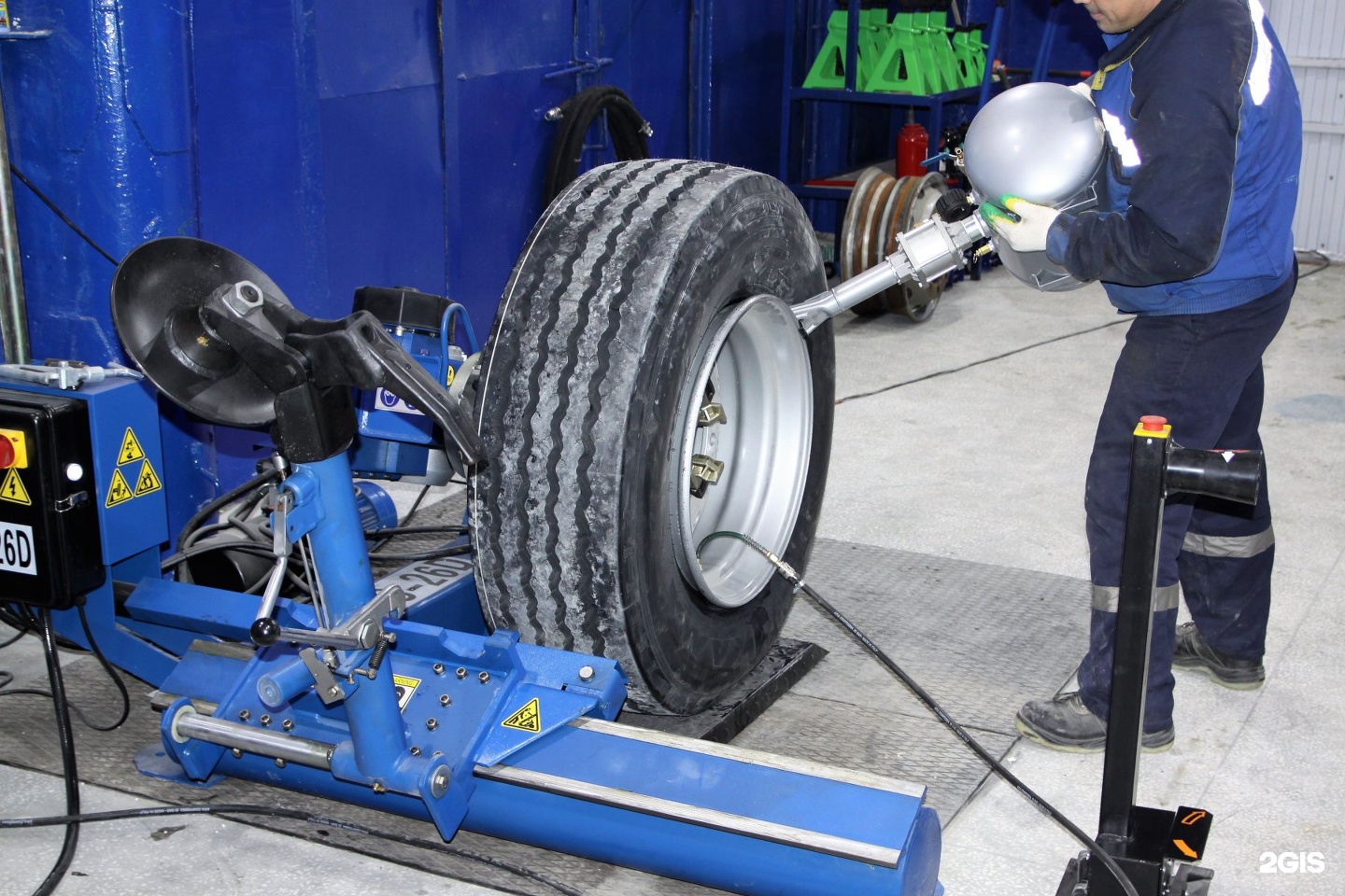 Шиномонаж для грузовых автомобилей